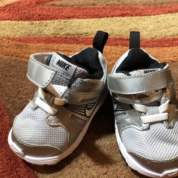 Nike Dart 10 Toddler Shoe Sneakers - Picture 6 of 8